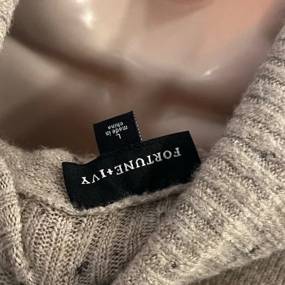 EUC! Cozy oatmeal Beige Cowl Neck Sweater with side buttons Size Large - Picture 6 of 14